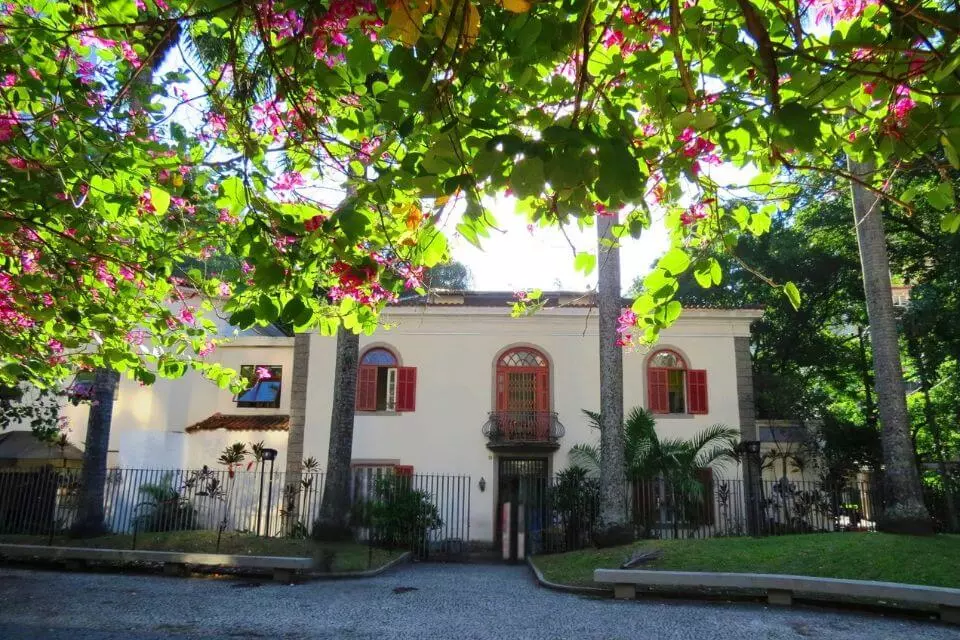 Biblioteca Machado de Assis: um tesouro escondido em Botafogo que poucos cariocas conhecem