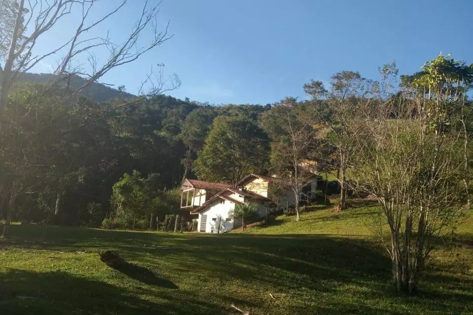 Fazenda Tapinuã: um refúgio com cachoeira, alambique e chalés a apenas 2 horas do Rio