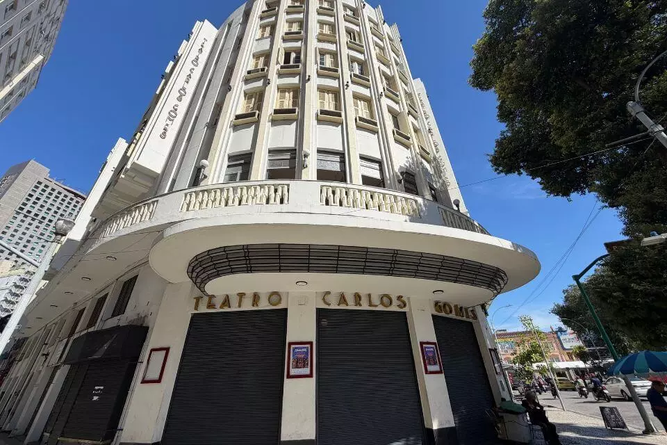 Teatro Carlos Gomes: conheça o tour gratuito que revela os bastidores de um dos teatros mais antigos do Brasil